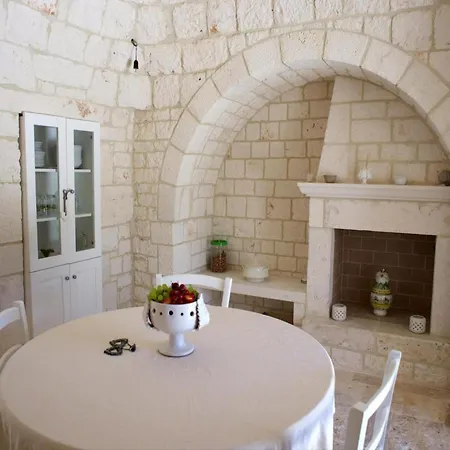 Charming Trullo In Cisternino