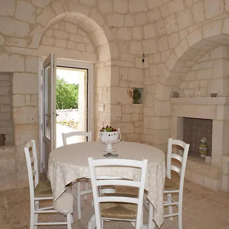 Charming Trullo In Feriehus Cisternino